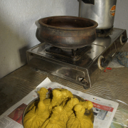 Vorbereitung für Kizhil-Synkronmassage Vorbereitung für Kizhil-Synkronmassage